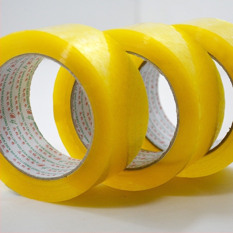 Baolifeng пакетираща лента, прозрачен филм на база BOPP, мембрана 28 μm, лепило чувствително към натиск, вискозитет 50U, температурна устойчивост нормална