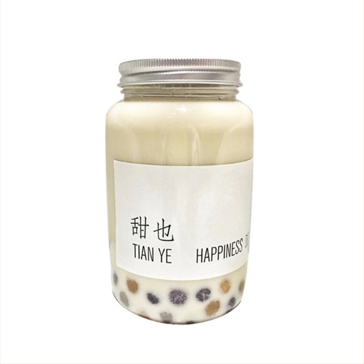 Еднократна чаша за млечен чай от PET пластмаса, цилиндрична форма, с капак