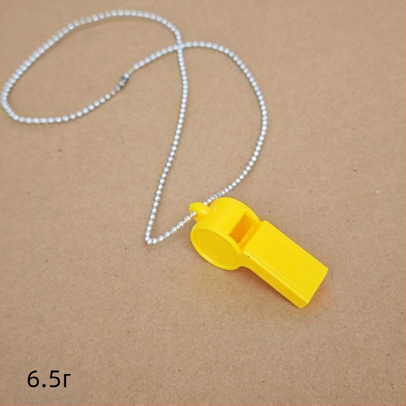 Свирка – пластмасов реквизит за аплодисменти, произведен чрез инжекционно формоване