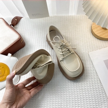 Дамски лофери с кръгла носка, средно висока горна част, гумена подметка, подплата от имитирана кожа, ниски токчета 1-3 cm