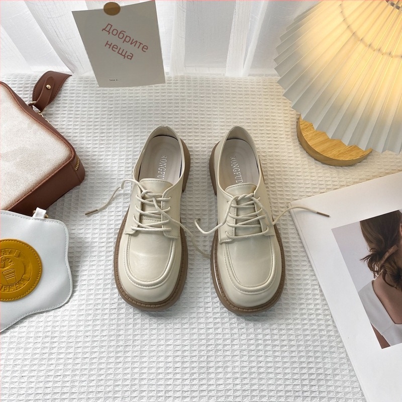 Дамски лофери с кръгла носка, средно висока горна част, гумена подметка, подплата от имитирана кожа, ниски токчета 1-3 cm