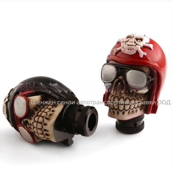 Ръкохватка за скоростен лост – универсална съвместимост; за ръчни кутии (обратната скорост не се използва) и автоматични кутии (главата с бутон не се използва); независима марка; модел: Дръжка; без персонализации.