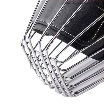 Метален кучешки муцул с анти-ухапване и анти-лаене; универсален за различни породи; позволява пиене на вода.