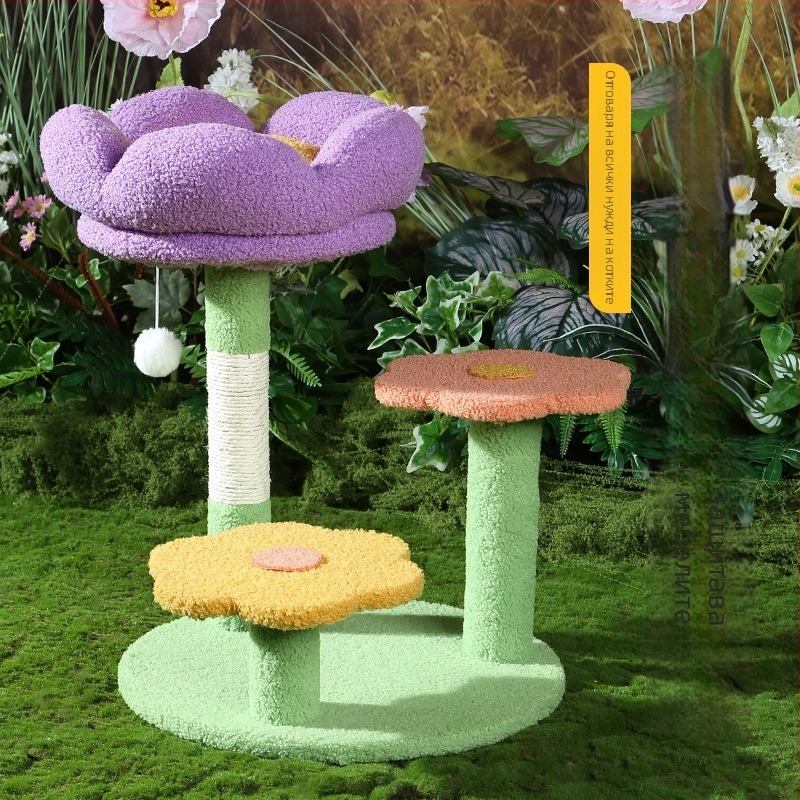 Dreams come true Дървена котешка катерушка с топло гнездо, платформа за скачане и интегрирана колона за драскане