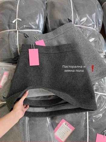 A-образна пола от полиестер, 70–80% полиестер, микроеластичност и колажно шиене