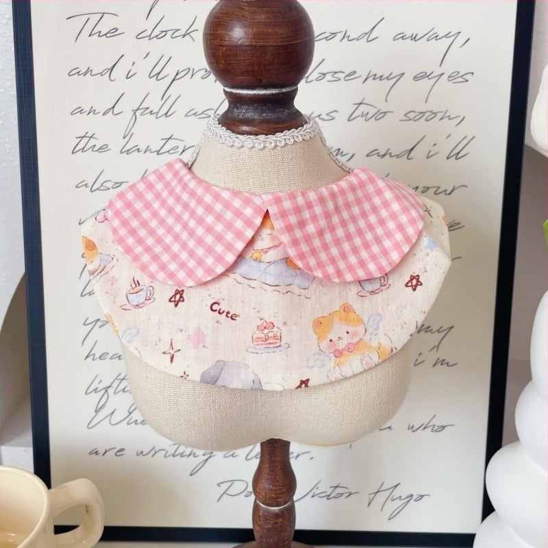 Шал за домашни любимци за котки и кучета — карикатурен и клетъчен узор, полиестер, печат, плоско преплетен плат, стил принцеса