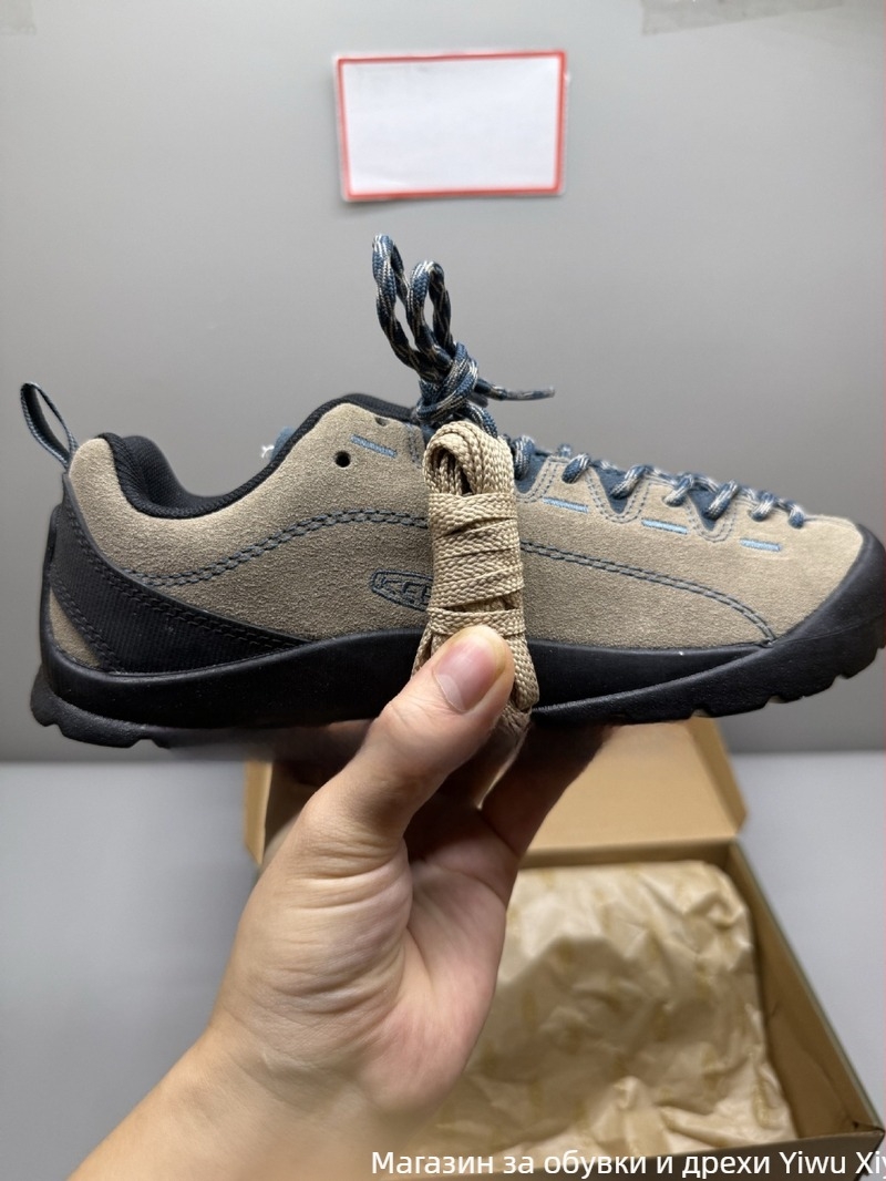 Хайкинг обувки със замшев горен материал, вулканизирана гумена подметка, унисекс, нисък връх, остър нос