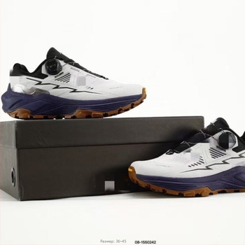 Хайкинг обувки – (вентилирана мрежеста подплата, EVA горна част, PU междинна подметка, противохлъзгаща гумена външна подметка, предно връзване)