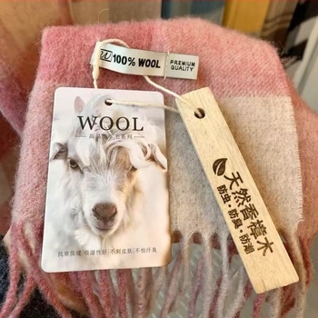 Вълнен квадратен шал - права плетка, топъл, 81-95% вълна, Зима 2024