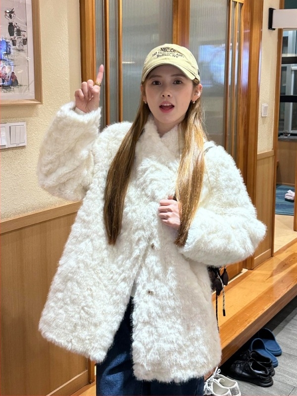 Палто от изкуствен косъм, средна дължина, поло яка, полиестерна тъкан с интегриран косъм, елегантен градски стил за възрастни жени