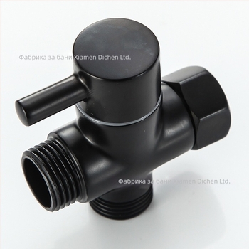 Три-портов меден водоразпределител за душ: 1 вход/2 изхода, резбова връзка, електроплатинг, 0.8–1.2 MPa, 0–90°C