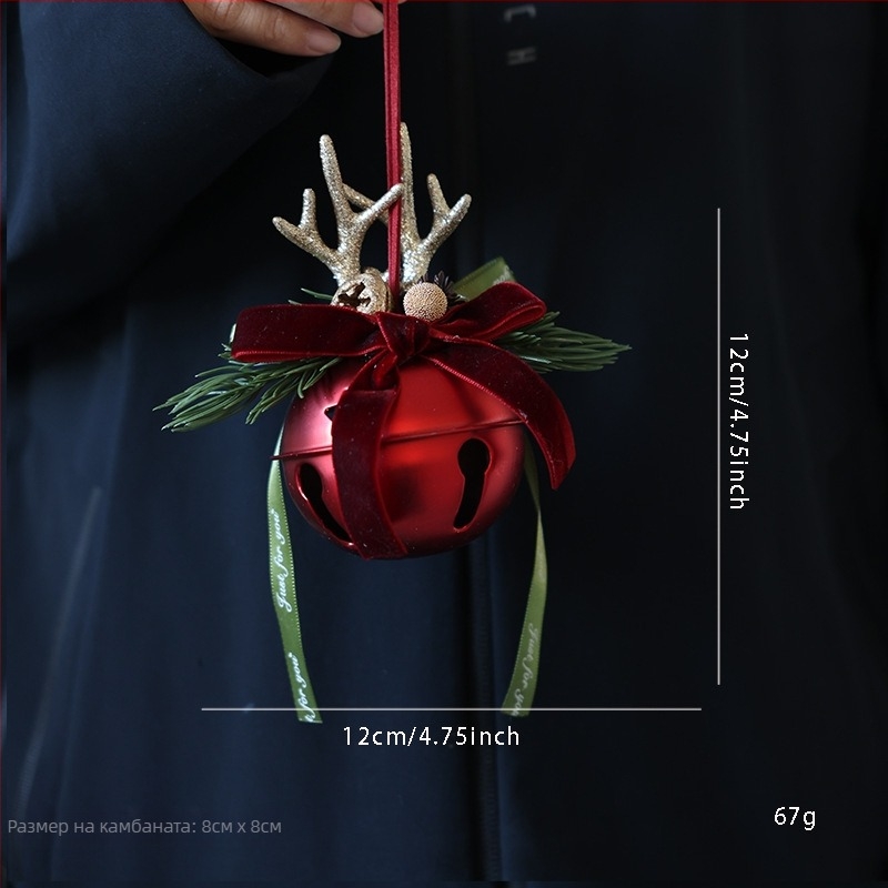 Коледна декорация за врата с панделка и камбанка, акцент шишарка, метал и дърво