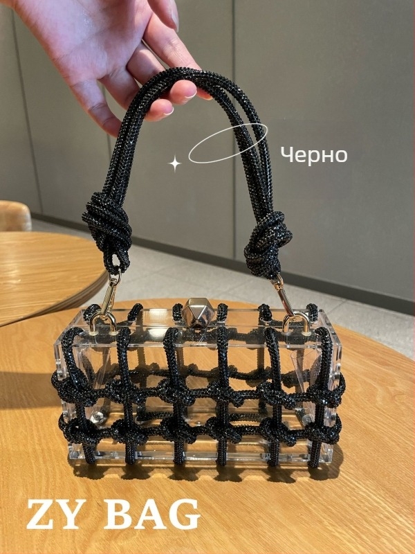 Акрилна кутия вечерна чанта с кристали, прозрачна, със заключване, вътрешни джобове за телефон и лична карта, без подплата, с една презрамка (Материал: акрил; Форма: кутия; Затваряне: заключване; Вътрешни джобове: телефон, лична карта; Подплата: без)}