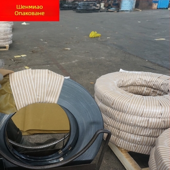 Стоманена лента за опаковане, Q195/Q235, дебелина 0,36–1,0 мм, якост на опън 600–750 MPa, диаметър на ролката 40 мм