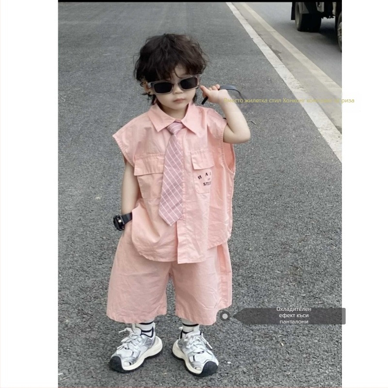 Детски тричаст костюм: безръкав риза, панталони и вратовръзка — корейски стил, лято 2024, материя: полиестер с регенерирана целулоза (51–70%).