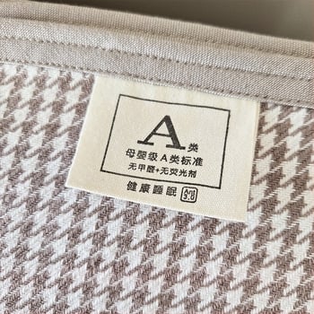 Памучен спален комплект от три части с жакардова флорална шарка, модерен минималистичен стил, първи клас