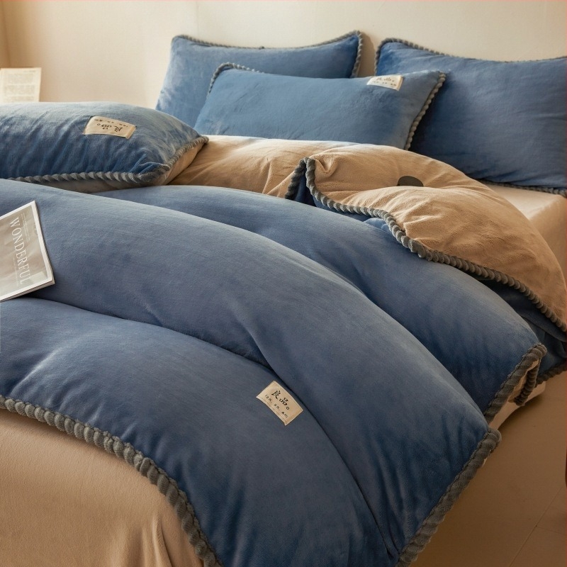 Спален комплект с четири части, млековиден кадифен материал, твилова и подплатена конструкция, тегло 4000–4500 г, подходящ за зима и есен, пълнеж полиестер, запазва топлината
