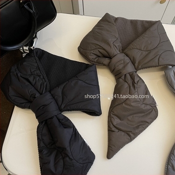 Дамски шал от warp-knit полиестер с имитационна яка за зимата, 2023 г.