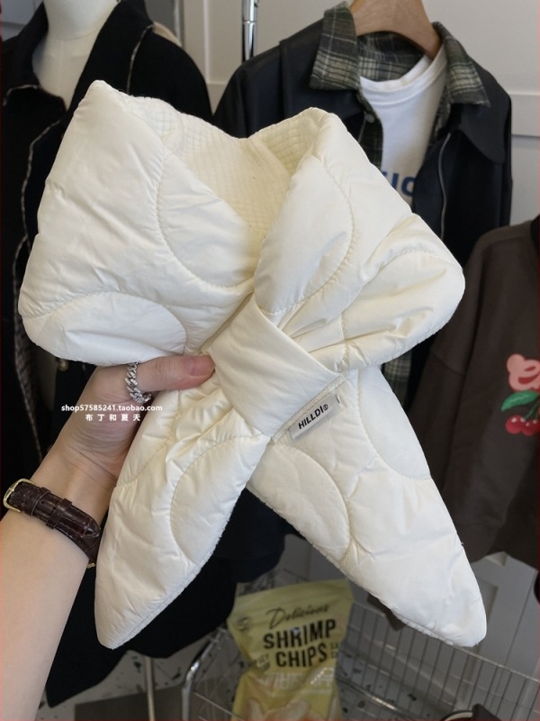 Дамски шал от warp-knit полиестер с имитационна яка за зимата, 2023 г.