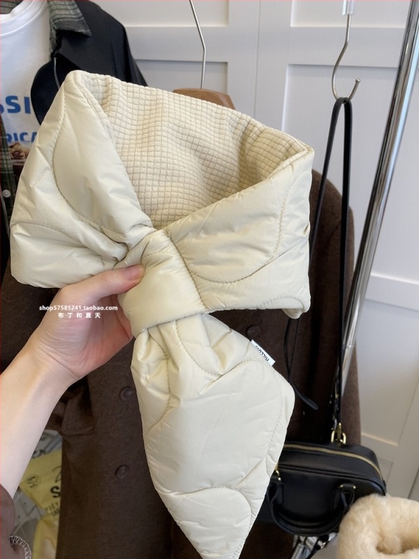 Дамски шал от warp-knit полиестер с имитационна яка за зимата, 2023 г.