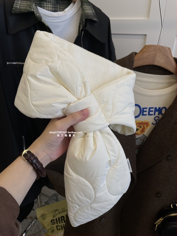 Дамски шал от warp-knit полиестер с имитационна яка за зимата, 2023 г.