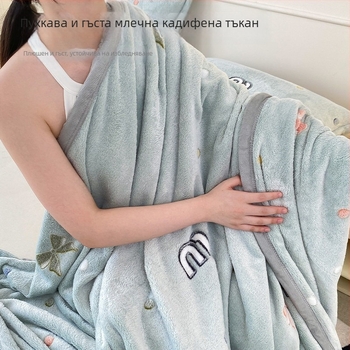 Одеяло от коралов и млечен флис, четири сезона, прост модернен стил, тегло под 300 г