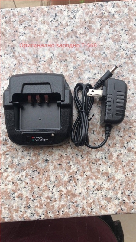 Батерия за радиостанция с USB зарядно – капацитет 8000, RF изход 400, честотен диапазон 10km-50km, теоретично разстояние 1.5km-3km, водоустойчива