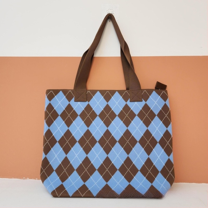 Чанта-кофа ZX — градски стил, полиестер, вертикална квадратна форма, затваряне с връзка, вътрешен джоб за телефон