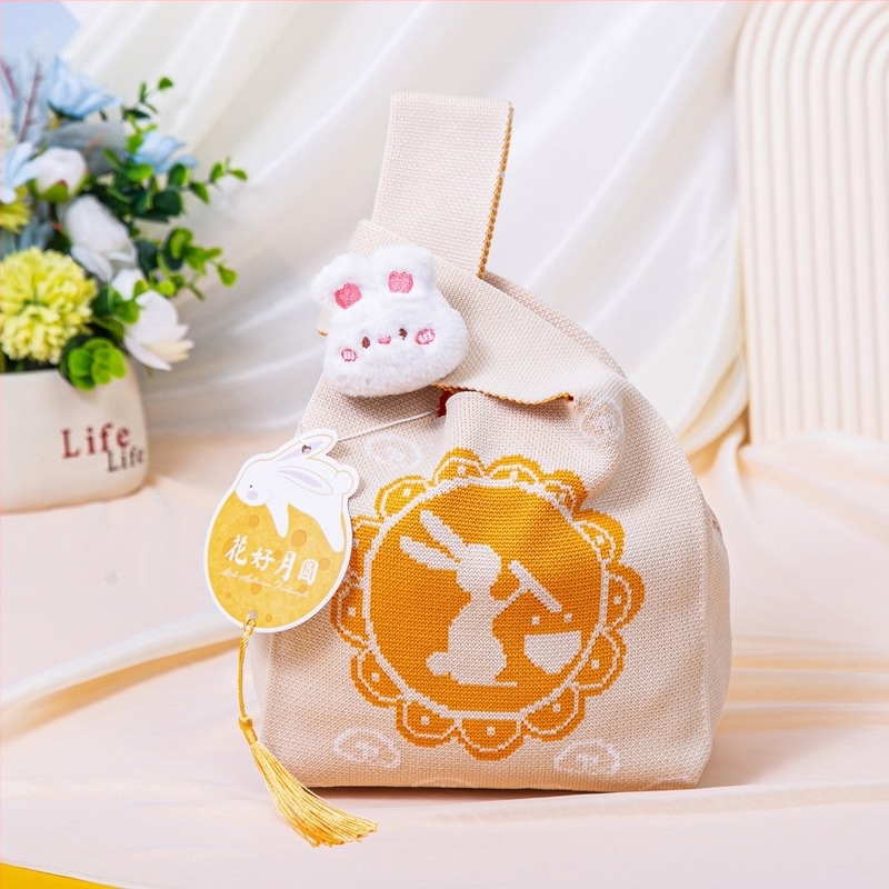 Плетена чанта с множество джобове в национален стил — вертикална квадратна форма, полиестерна подплата, вътрешни джобове: джоб с цип, джоб за телефон, джоб за ID и джоб за камера; подходяща за ежедневна употреба