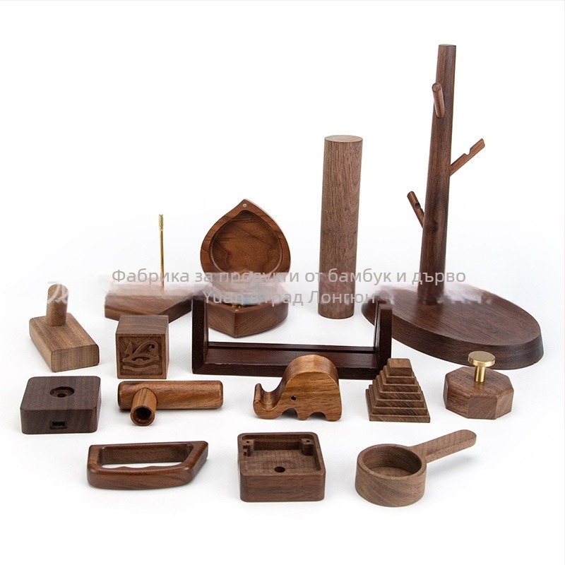 Дървен орнамент от черен орех с гравирана основа и нестандартна форма