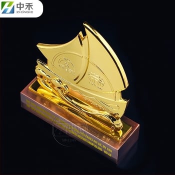 Метален сувенир-трофей, 3D кораб за офисен декор, персонализиран подарък за съратници