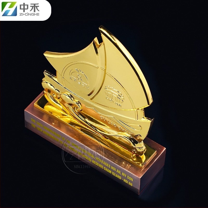 Метален сувенир-трофей, 3D кораб за офисен декор, персонализиран подарък за съратници