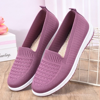 Дамски обувки от мрежеста материя, без връзки, с мека подметка, удобни за ежедневието.