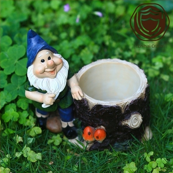 17 cm висока градинска гном-фигура с кошница, изработка от смола, декоративен елемент за рожден ден