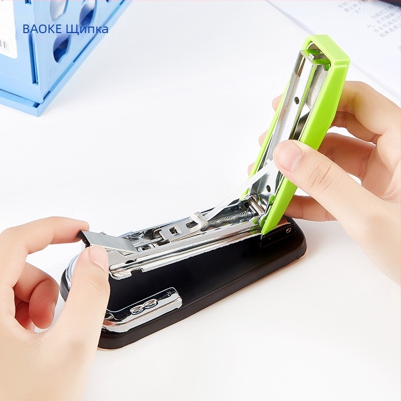 ST1121 въртящ се 360° ръчен stapler за офисна употреба