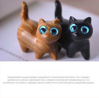 Сладка котешка фигурка от ебоново дърво с акценти от зелено сандалово дърво, декоративна стойка за писалка