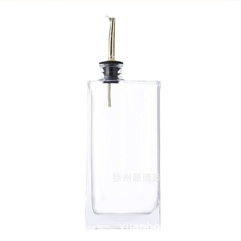Квадратно стъклено шише за масло с дозатор, 500 ml, за масло, оцет и сосове, с автоматично отварящ се капак.