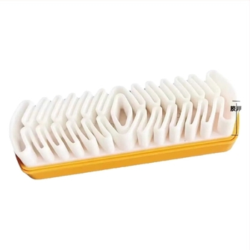 Четка за велурени обувки с гумена гумичка за почистване