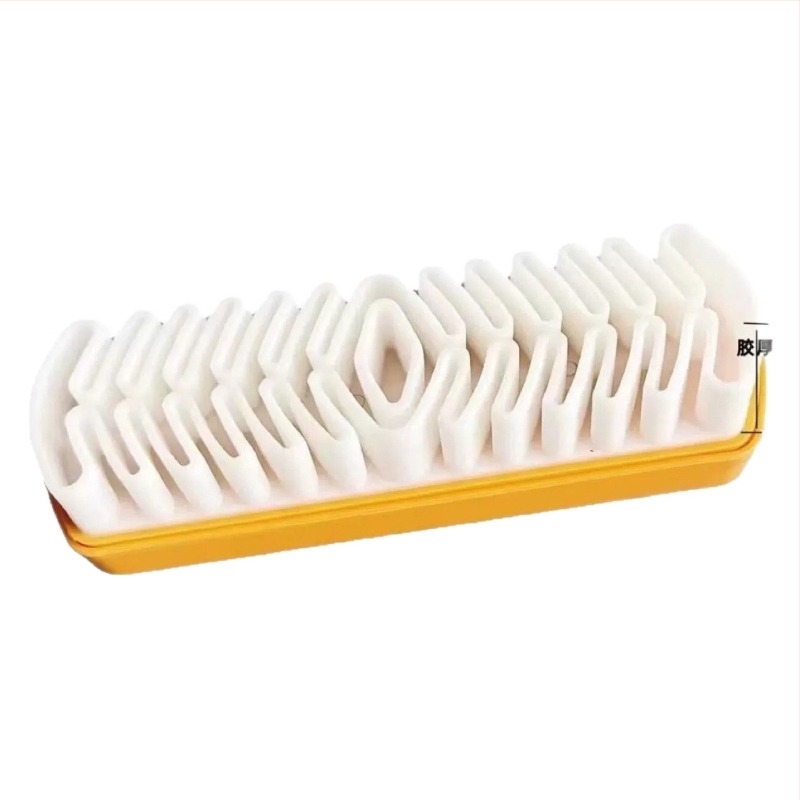 Четка за велурени обувки с гумена гумичка за почистване