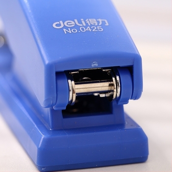 Deli 0425 Телбод, 12#, Цветен, До 20 листа, Офис