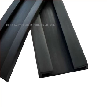 EPDM подложка за резервоар за гориво с уплътнителна лента, скоба, фиксираща лента, двойно U-образно кантоване и антиударна метална лента