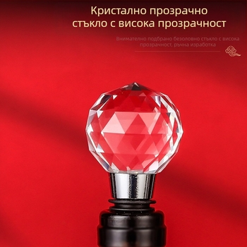 Стилен кристален запушал за бутилка червено вино с мотив роза – защита от прах и течове.