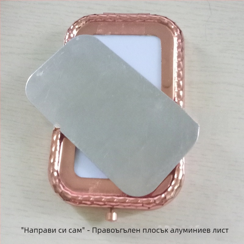 Ръчно изработено ретро сгъваемо огледало за грим с ръчно рисуван и бродиран мотив на цветя, метална рамка