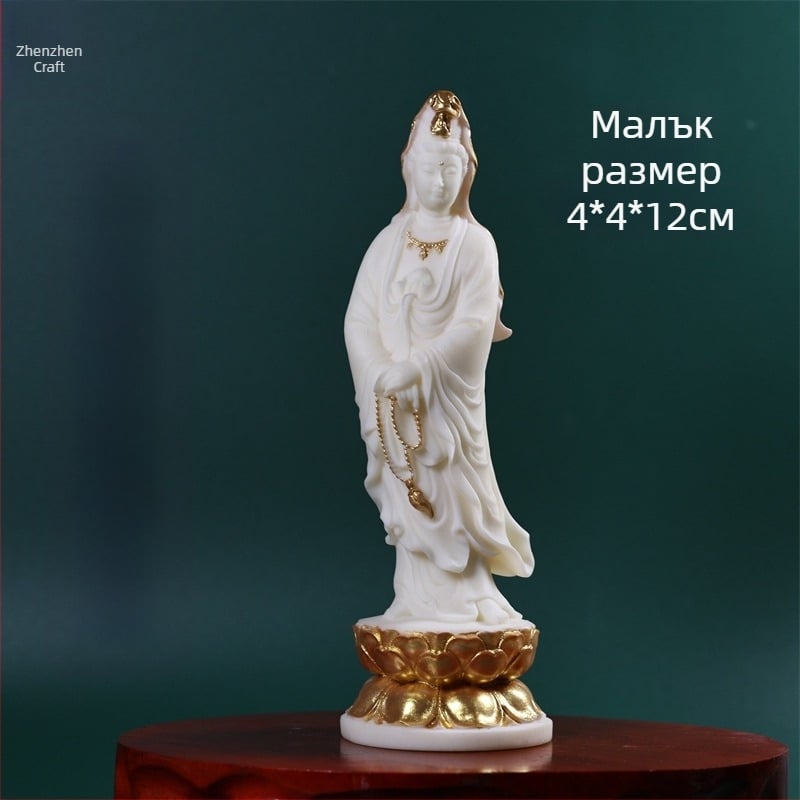 Статуя на Гуань Ин Бодхисатва на лотосов трон, държаща мъниста