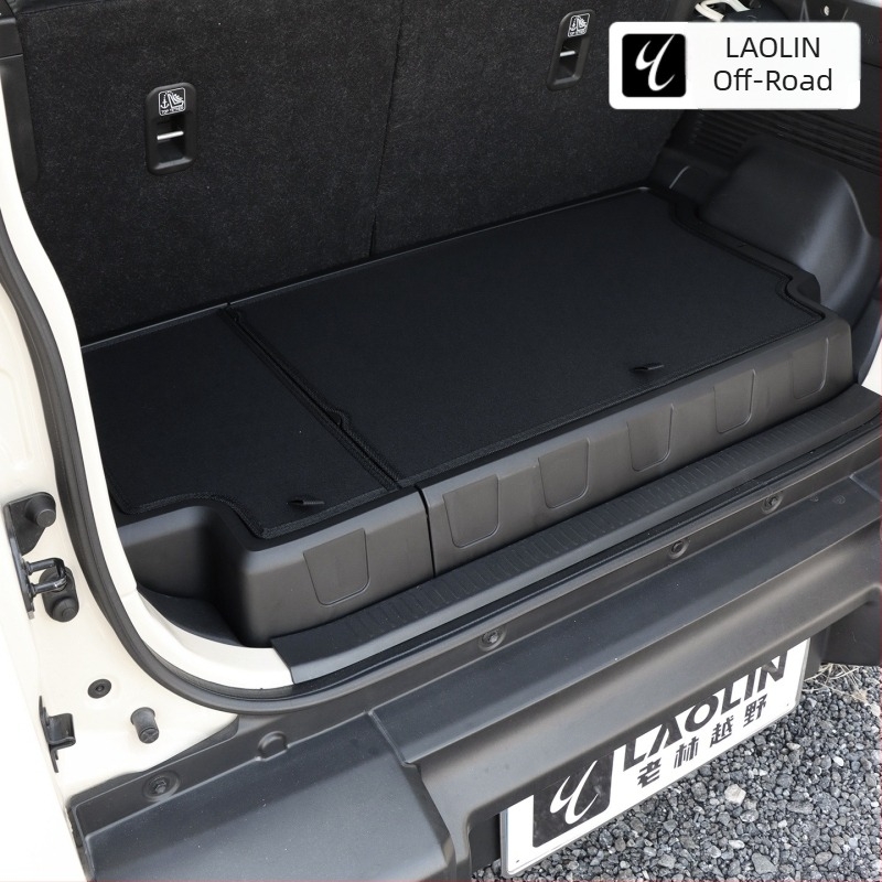 Jimny с пет врати, 2023–2026: модифицирана багажна кутия за инструменти