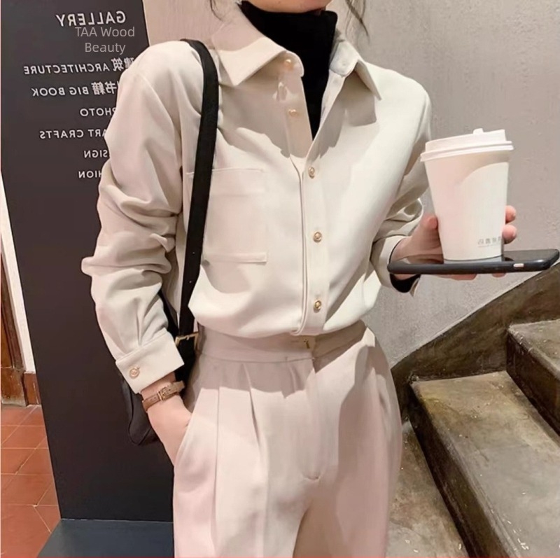 Дамска бяла риза във френски стил с пухкава текстура и дебелина, дълги ръкави за пролет и есен, елегантен нишов ретро привкус с хонгконгски стил, слоен модел