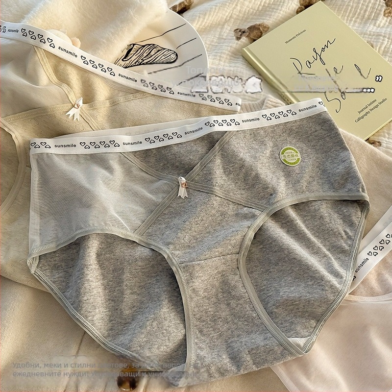 Меко, деликатно кожата приятелско дамско бельо в голям размер, средно висока талия, дишащ памук, антибактериално, повдигащо дупето.