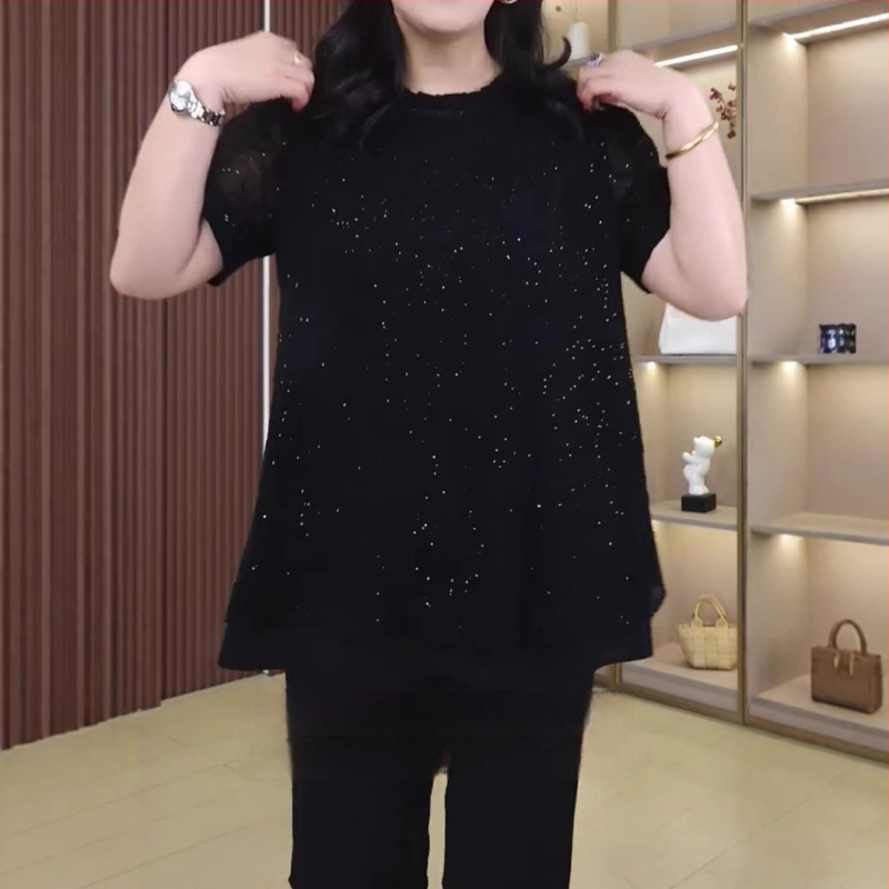 Šifono nėrinių palaidinė, elegantiškas stilius, raukšlėta tekstūra, pagrindinis audinys poliesteris 90–95%, antrasis audinys poliesteris 70–80%