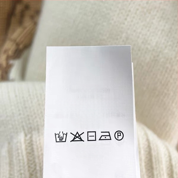 Vilnas un kašmīra džemperis ar lāču izšuvumu, apaļš kakls, garas piedurknes, šaurs piegriezums