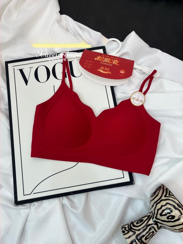 Rinnahoidja wrap / toru top – Nailonkangas; 3/4 kauss; õhuke vormitud kauss; Funktsioonid: rinna ümbritsemine, libisemisvastane, ilus tagasi; Talv 2025